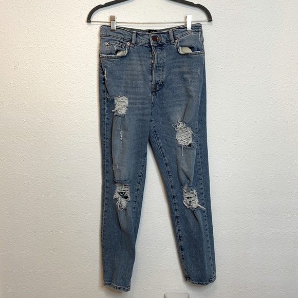 BDG Denim - BDG Slim Straight Distressed Jeans Size 28